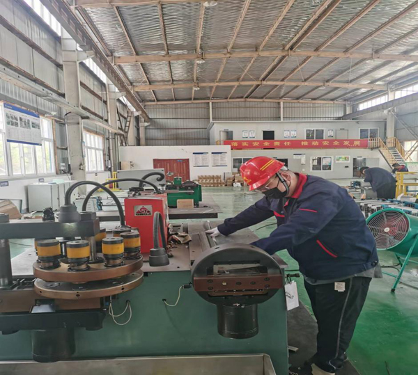 電控設備廠開足馬力掀起生產熱潮 電控設備廠開足馬力掀起生產熱潮